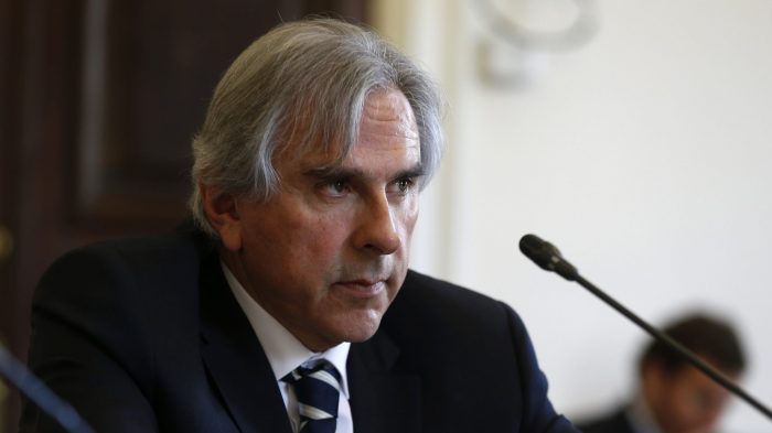 “Muchos profesores han estado de vacaciones durante todo el año”: senador Moreira protagoniza polémica en medio de discusión por retorno a clases