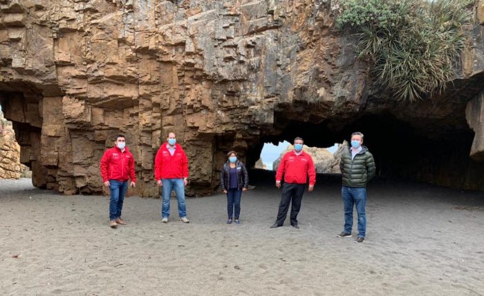 Reconocen como Sitio Prioritario para la Conservación de la Biodiversidad a Arcos de Calán en Pelluhue Reconocen como Sitio Prioritario para la Conservación de la Biodiversidad a Arcos de Calán en Pelluhue