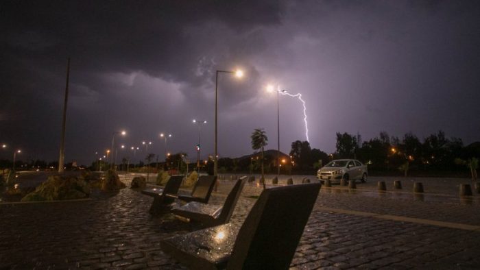 Dirección Meteorológica anuncia probabilidad de tormentas eléctricas entre las regiones de Coquimbo y el Biobío