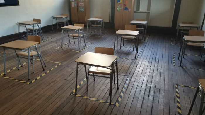Municipio de Santiago volverá a clases en marzo pero de manera remota: medida se mantendrá hasta que trabajadores estén inmunizados Municipio de Santiago volverá a clases en marzo pero de manera remota: medida se mantendrá hasta que trabajadores estén inmunizados
