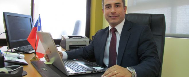 Natan Olivos asume como nuevo gobernador de Tamarugal en medio de crisis migratoria: su antecesor renunció tras reconocer viaje a Miami Natan Olivos asume como nuevo gobernador de Tamarugal en medio de crisis migratoria: su antecesor renunció tras reconocer viaje a Miami