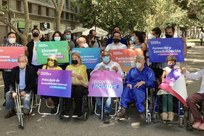 Candidatos con discapacidad de la zona central firman decálogo de derechos a defender en la Nueva Constitución Candidatos con discapacidad de la zona central firman decálogo de derechos a defender en la Nueva Constitución