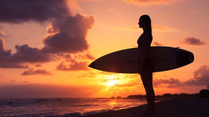 “Surfonomics”: los inesperados beneficios del surf para las economías (y ecosistemas) de Perú y Chile