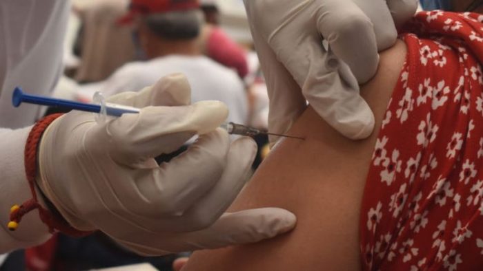 Coronavirus: si ya tuve covid-19, ¿es necesario que me vacune? Coronavirus: si ya tuve covid-19, ¿es necesario que me vacune?