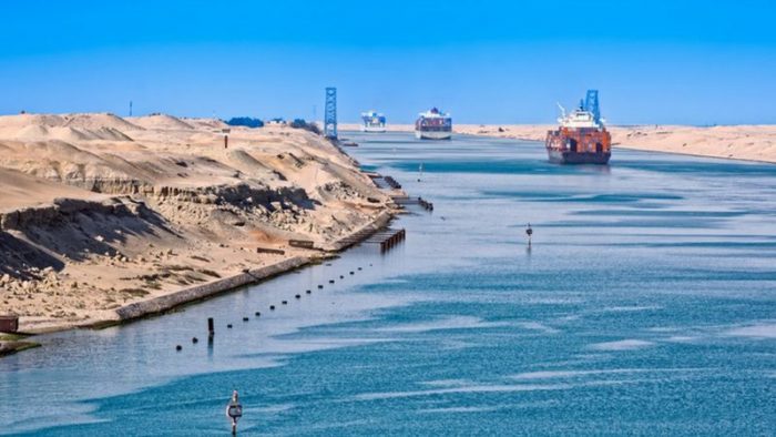 Canal de Suez: 4 razones por las que su bloqueo puede afectar al comercio mundial (y a tu bolsillo)