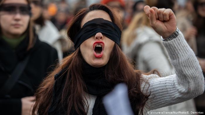 Turquía: Feminicidios encubiertos como suicidios Turquía: Feminicidios encubiertos como suicidios
