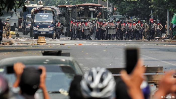 Casi 40 muertos en “el día más sangriento” de las protestas en Birmania Casi 40 muertos en