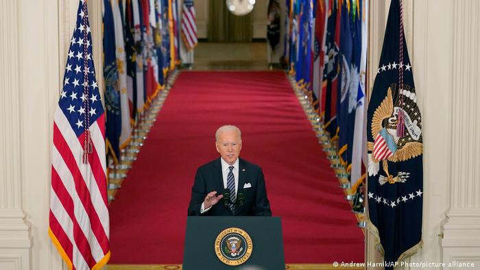 Biden prevé administrar 100 millones de vacunas para el 21 de marzo Biden prevé administrar 100 millones de vacunas para el 21 de marzo