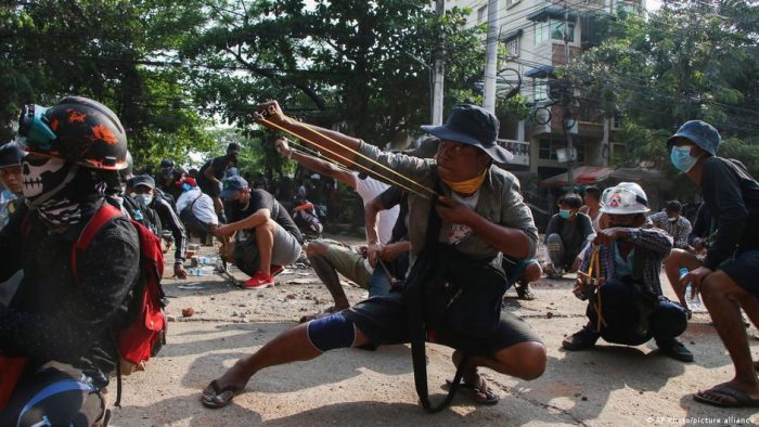 Birmania: guerrillas étnicas dan ultimátum a la junta militar