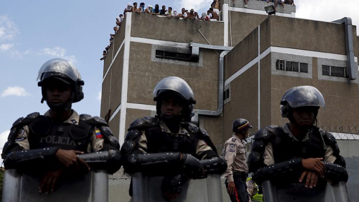Policías y militares ejecutaron a casi 2.900 personas en Venezuela en 2020, según ONG Policías y militares ejecutaron a casi 2.900 personas en Venezuela en 2020, según ONG