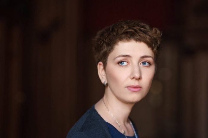Libro “Tienes que mirar” de Anna Starobinets rompe el tabú del aborto tardío por razones médicas Libro “Tienes que mirar” de Anna Starobinets rompe el tabú del aborto tardío por razones médicas