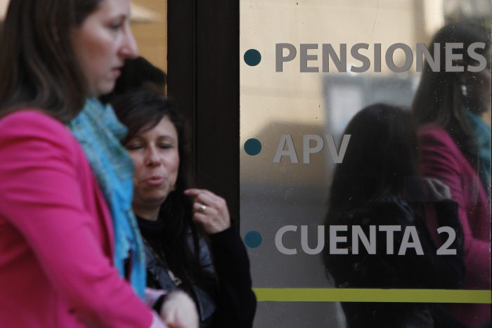 Comisión de Trabajo retoma discusión de reforma previsional y oposición persiste en una Pensión Básica Universal Comisión de Trabajo retoma discusión de reforma previsional y oposición persiste en una Pensión Básica Universal