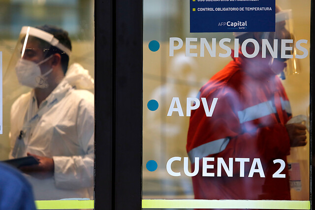 Economista Alejandra Cox Anwandter asumirá como presidenta del directorio de la Asociación de AFP Economista Alejandra Cox Anwandter asumirá como presidenta del directorio de la Asociación de AFP