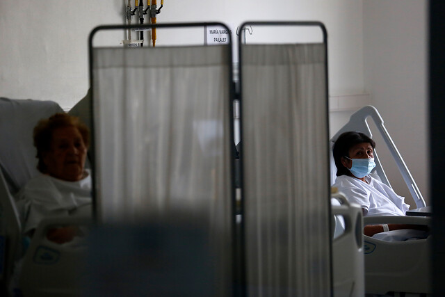 Sábado negro: Minsal reporta más de 7 mil casos diarios de Covid-19, la cifra más alta de la pandemia en Chile Sábado negro: Minsal reporta más de 7 mil casos diarios de Covid-19, la cifra más alta de la pandemia en Chile