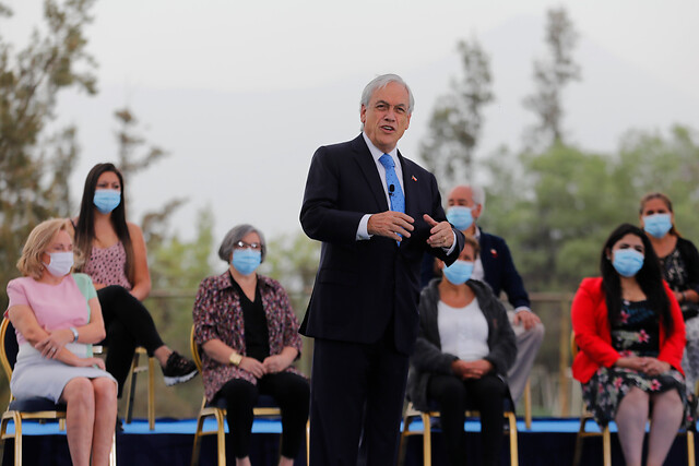 Piñera asegura que Gobierno repondrá estatua de Baquedano tras su remoción momentánea Piñera asegura que Gobierno repondrá estatua de Baquedano tras su remoción momentánea
