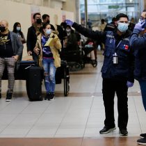Viajeros acusaron aglomeración en aeropuerto tras acabarse cupos en hoteles de tránsito