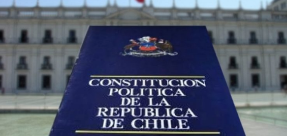 Cambia la Constitución, cambian los partidos políticos Cambia la Constitución, cambian los partidos políticos