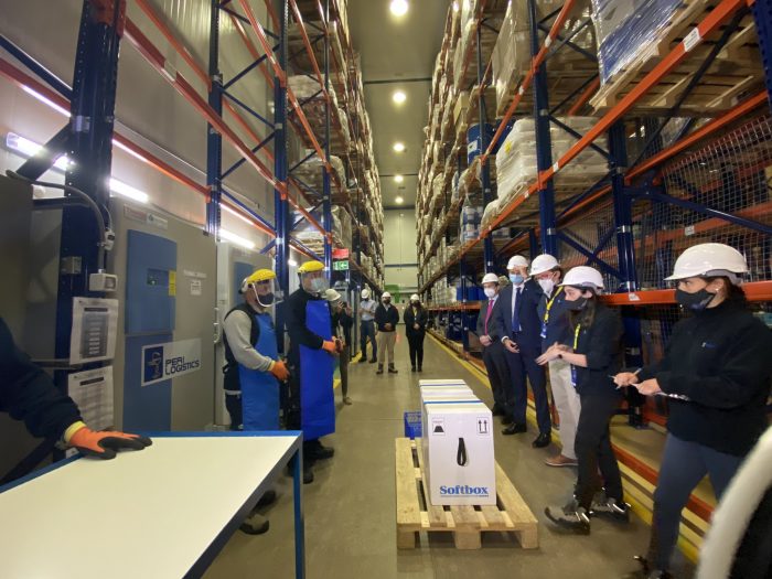 Nuevo cargamento con 200 mil vacunas de Pfizer llegó este jueves a Chile Nuevo cargamento con 200 mil vacunas de Pfizer llegó este jueves a Chile