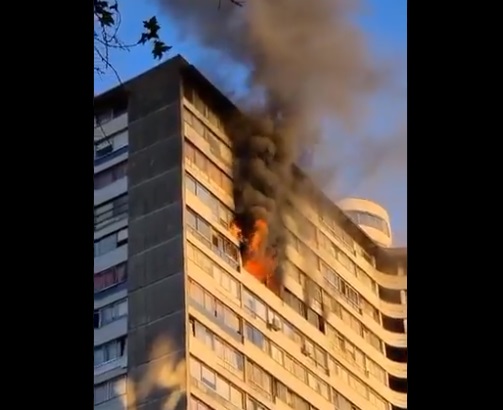 Incendio en edificio de Providencia dejó una víctima fatal Incendio en edificio de Providencia dejó una víctima fatal