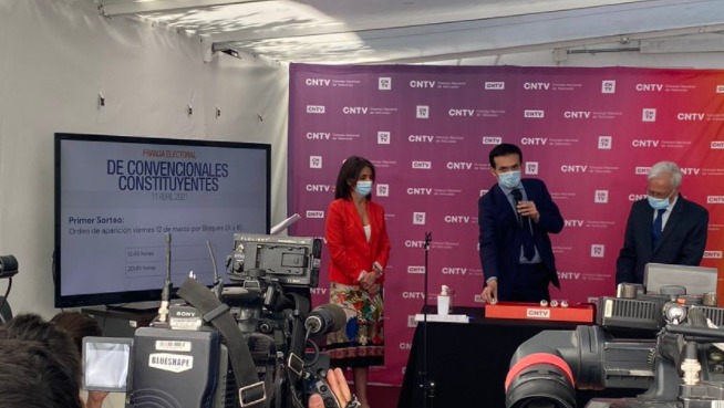 CNTV sortea orden de aparición de los candidatos a la Convención Constitucional en la franja televisiva CNTV sortea orden de aparición de los candidatos a la Convención Constitucional en la franja televisiva