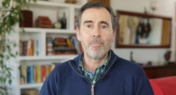 Cristián Campos se defiende de las críticas y asegura que no tuvo responsabilidad en el contagio de Tomás Vidiella: «Es una crueldad apuntarme con el dedo» Cristián Campos se defiende de las críticas y asegura que no tuvo responsabilidad en el contagio de Tomás Vidiella: