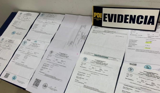 Gobierno expulsará del país a 22 extranjeros que ingresaron a Chile con exámenes PCR falsos Gobierno expulsará del país a 22 extranjeros que ingresaron a Chile con exámenes PCR falsos