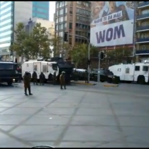 Viernes de manifestaciones en el centro de Santiago: Carabineros cambia estrategia y despliega masivo contingente de FF.EE.