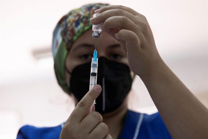Chile recibe otros 2 millones de dosis en sexto lote de Sinovac Chile recibe otros 2 millones de dosis en sexto lote de Sinovac