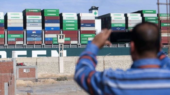 Canal de Suez: la disputa por quién debe pagar por las pérdidas del bloqueo del carguero Ever Given