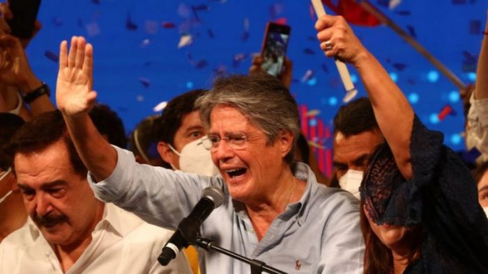 Quién es Guillermo Lasso, el banquero que a la tercera venció a la izquierda correísta y será el nuevo presidente de Ecuador