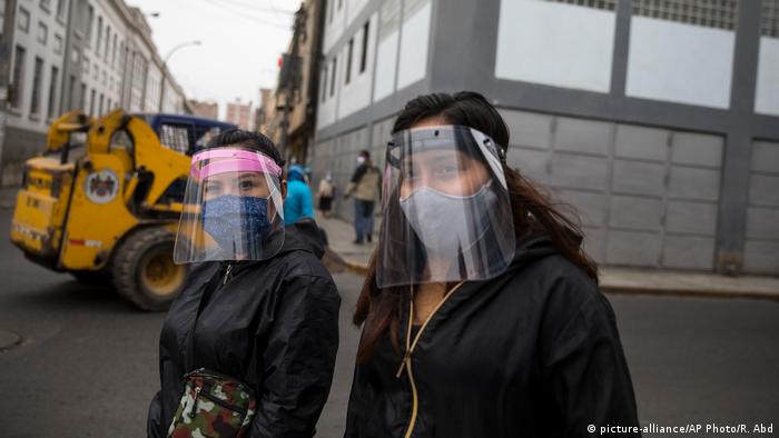 COVID-19: Perú impone uso obligatorio de dos mascarillas COVID-19: Perú impone uso obligatorio de dos mascarillas