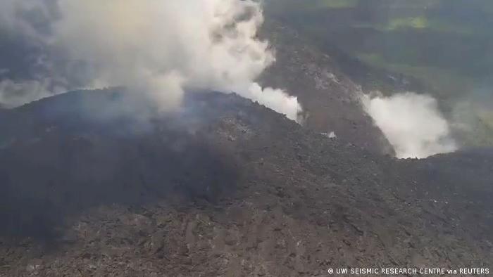El volcán de San Vicente y Granadinas registra una segunda gran erupción