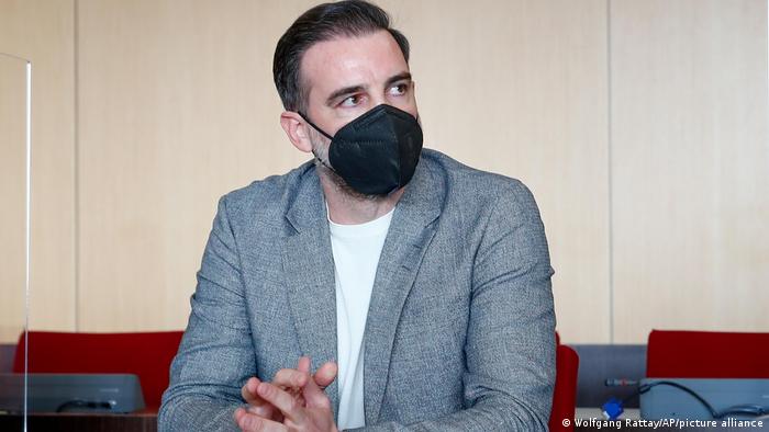 Exfutbolista alemán Cristoph Metzelder es condenado por pornografía infantil Exfutbolista alemán Cristoph Metzelder es condenado por pornografía infantil