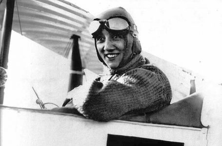 Adrianne Bolland: la mujer que hace 100 años sobrevoló por primera vez la Cordillera de los Andes Adrianne Bolland: la mujer que hace 100 años sobrevoló por primera vez la Cordillera de los Andes