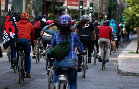 Gobierno se querellará por agresión de ciclistas a guardias del Parque Metropolitano Gobierno se querellará por agresión de ciclistas a guardias del Parque Metropolitano