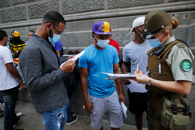 Cerca de 600 inmigrantes se reúnen en Plaza de Armas para pedir al Gobierno regularizar situación migratoria Cerca de 600 inmigrantes se reúnen en Plaza de Armas para pedir al Gobierno regularizar situación migratoria