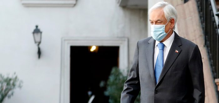 Presidente Piñera sin margen ni piso político: desde todos los flancos le piden rectificar rumbo y llegar a acuerdos para sortear los 10 meses que le quedan en La Moneda Presidente Piñera sin margen ni piso político: desde todos los flancos le piden rectificar rumbo y llegar a acuerdos para sortear los 10 meses que le quedan en La Moneda