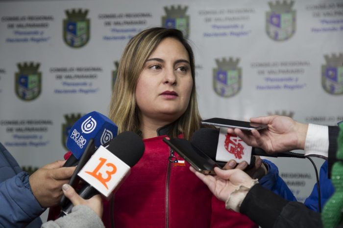 Sujeto que reventó huevo en cabeza de seremi Leslie Briones es condenado por atentado a la autoridad Sujeto que reventó huevo en cabeza de seremi Leslie Briones es condenado por atentado a la autoridad