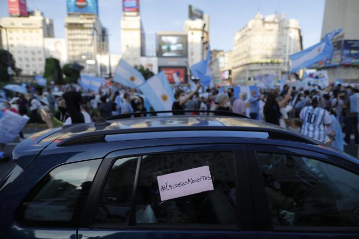 Justicia argentina falla en contra de decreto del Gobierno y ordena que las clases sigan siendo presenciales en Buenos Aires