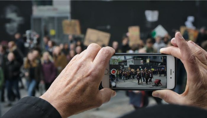 Youtubers por el clima: divulgación sobre la crisis ambiental en los nuevos medios sociales Youtubers por el clima: divulgación sobre la crisis ambiental en los nuevos medios sociales