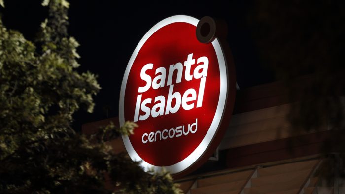 Cierran supermercado Santa Isabel de La Cisterna por brote de Covid-19: seis trabajadores resultaron contagiados