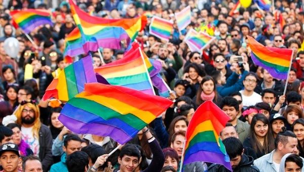 “Se discrimina lo que no se conoce”: la falta de políticas públicas y la esperanza de una nueva Constitución que incorpore las demandas de la comunidad LGBTIQA+
