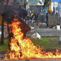 Colombia: noche de caos en Bogotá termina con incendio de puestos policiales
