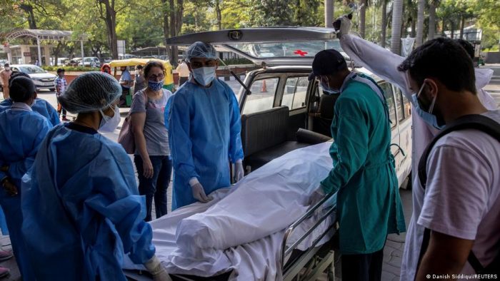 La India supera los 25 millones de casos de coronavirus con récord de muertes La India supera los 25 millones de casos de coronavirus con récord de muertes