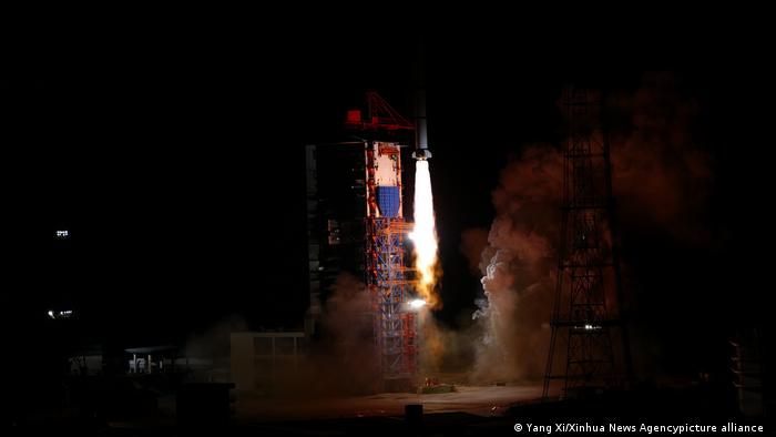 Fin del misterio: cohete chino se desintegró y cayó sobre el océano Índico