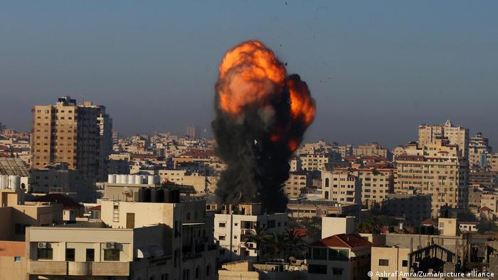 El Ejército israelí efectuó cinco bombardeos durante la noche sobre Gaza El Ejército israelí efectuó cinco bombardeos durante la noche sobre Gaza