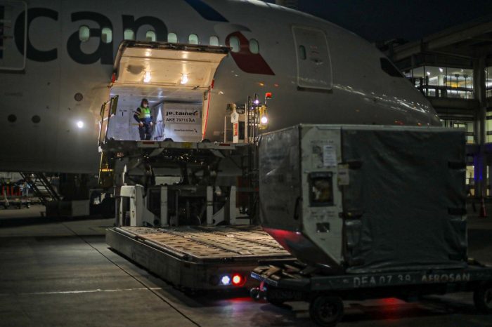 Chile recibe más de 600 mil nuevas dosis de vacunas Pfizer-BioNtech y Oxford AstraZeneca Chile recibe más de 600 mil nuevas dosis de vacunas Pfizer-BioNtech y Oxford AstraZeneca