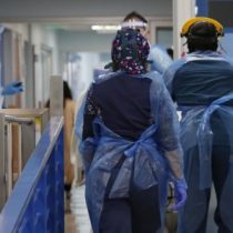 Covid-19 en Chile: 98 fallecidos y 6.320 nuevos casos de coronavirus en el marco de las megaelecciones