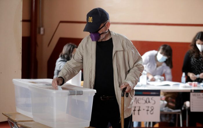 Felipe Salech, geriatra: “Debemos dejar atrás la mirada paternalista, donde un tercero decide por los adultos mayores” Felipe Salech, geriatra: “Debemos dejar atrás la mirada paternalista, donde un tercero decide por los adultos mayores”
