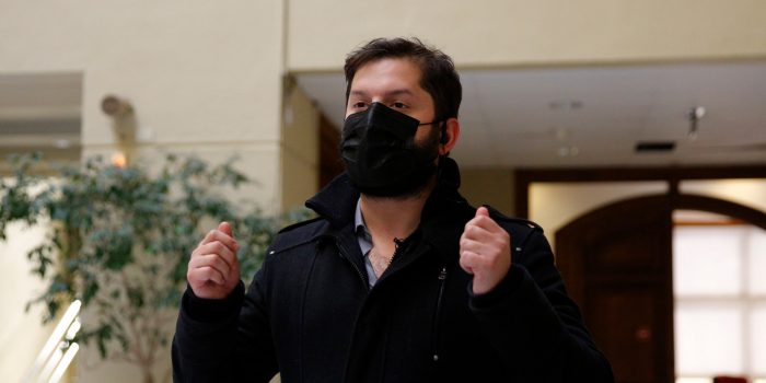 Boric contra el tiempo descarta Plan B y sigue enfocado en la recolección de firmas: “No estoy pensando en una senaturía” ni en una primera vuelta Boric contra el tiempo descarta Plan B y sigue enfocado en la recolección de firmas: “No estoy pensando en una senaturía” ni en una primera vuelta